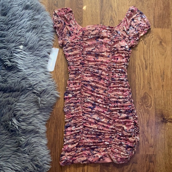 NWT Pink Floral Scrunch Up Mini Dress - Picture 4 of 6